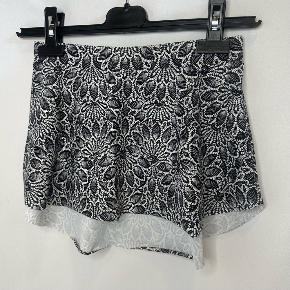 Capezio Curved Pull-On Skirt Ballet  Dance  Black and White Pattern Tween Large